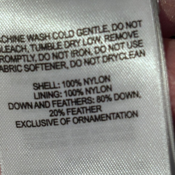 Mountain Hardware puffer excellent condition like new; worn 2-3 times - Picture 2 of 3